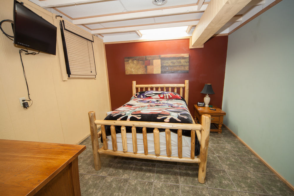 Log Cabin Lodge & Suites Jones Mills Екстер'єр фото