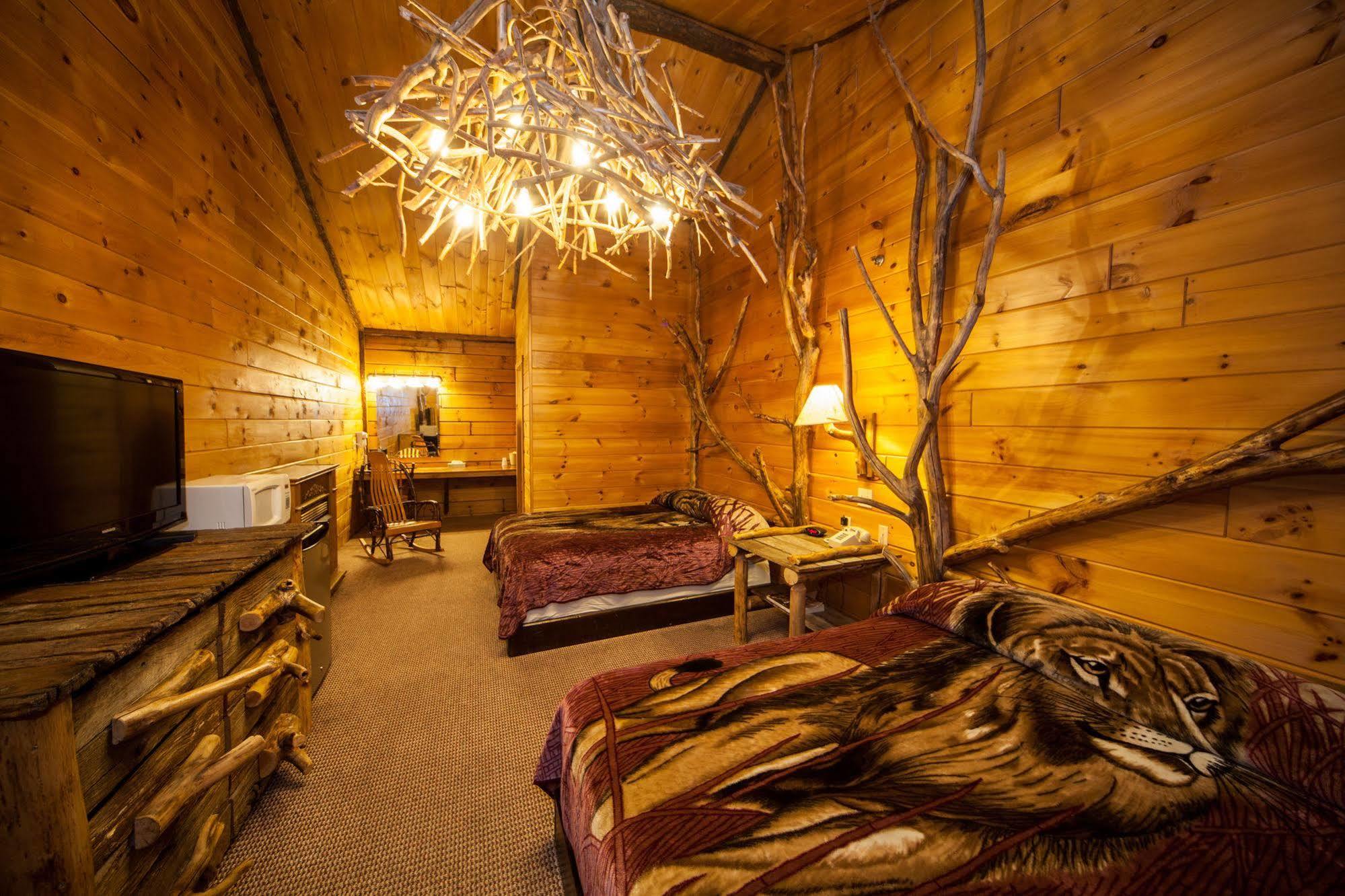 Log Cabin Lodge & Suites Jones Mills Екстер'єр фото