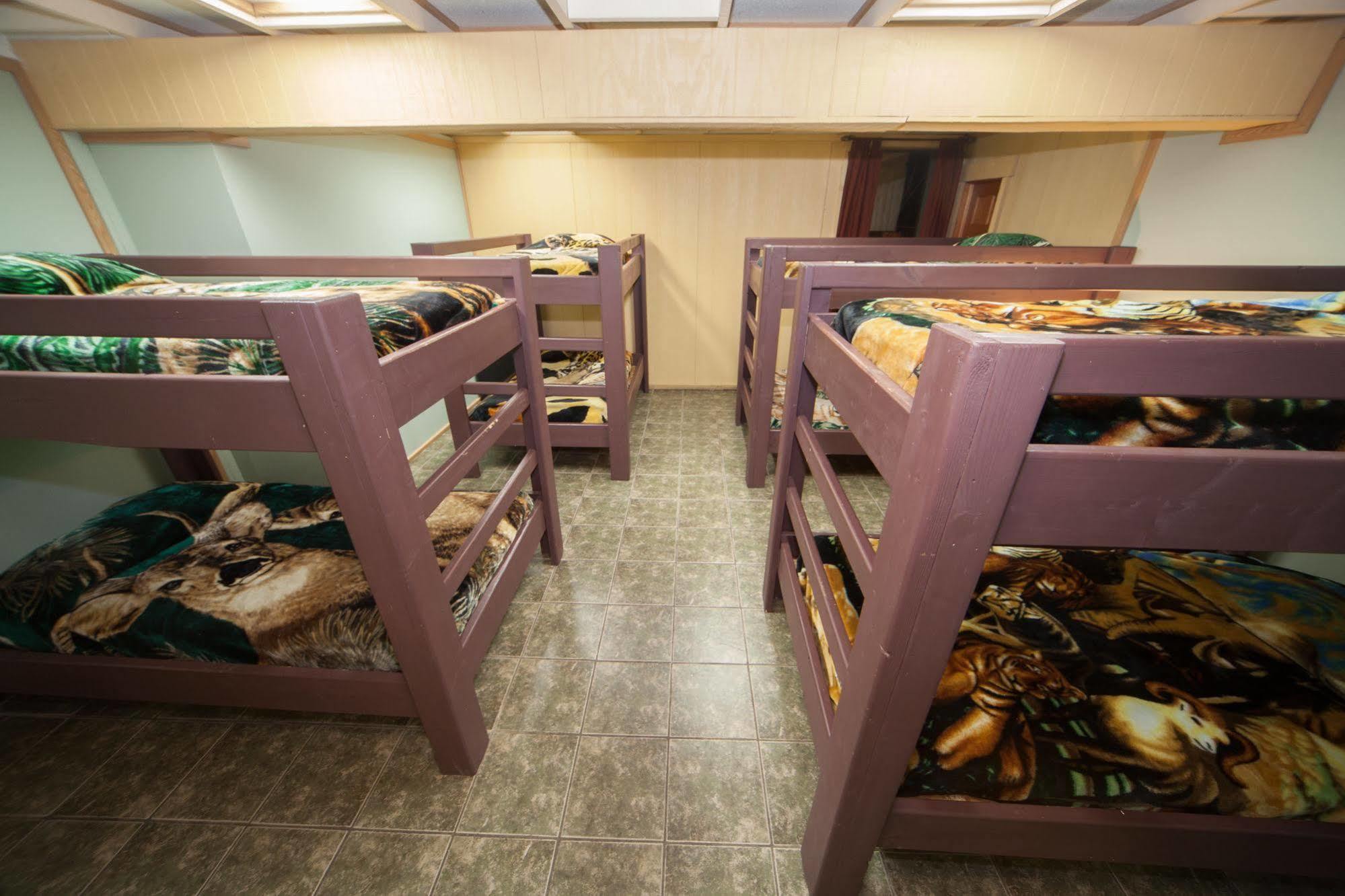 Log Cabin Lodge & Suites Jones Mills Екстер'єр фото